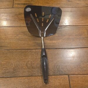 Foley Stainless Steel Black Nylon Handle Wide Slotted Curved Spatula Turner‎